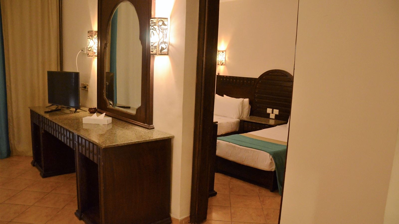 rooms-family-suite--2-interconnection-room-