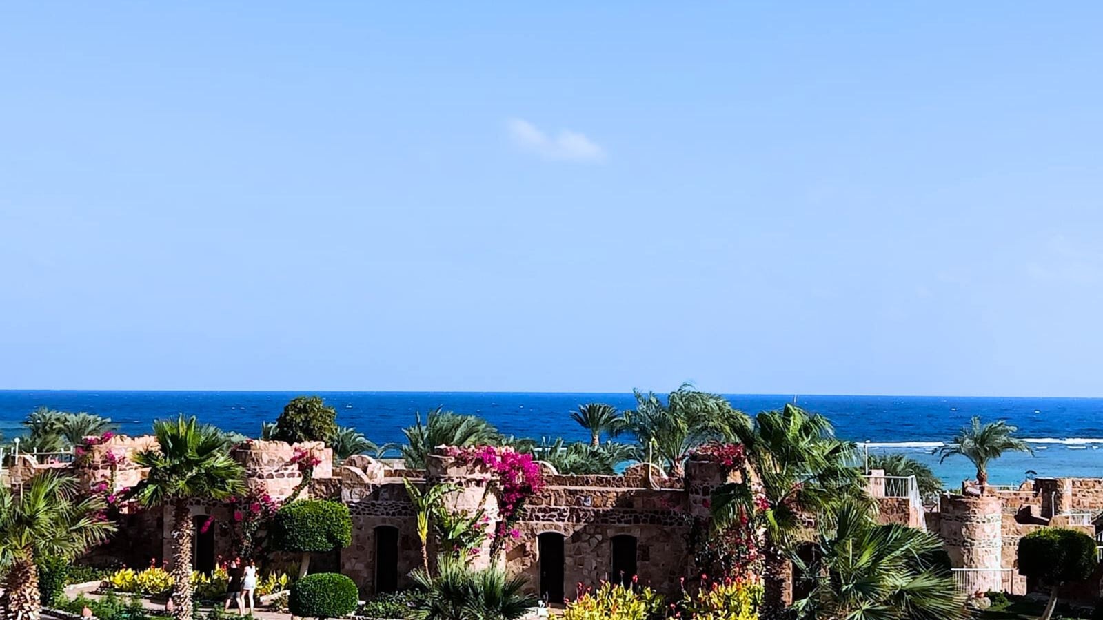 rooms-deluxe-bungalow-sea-view