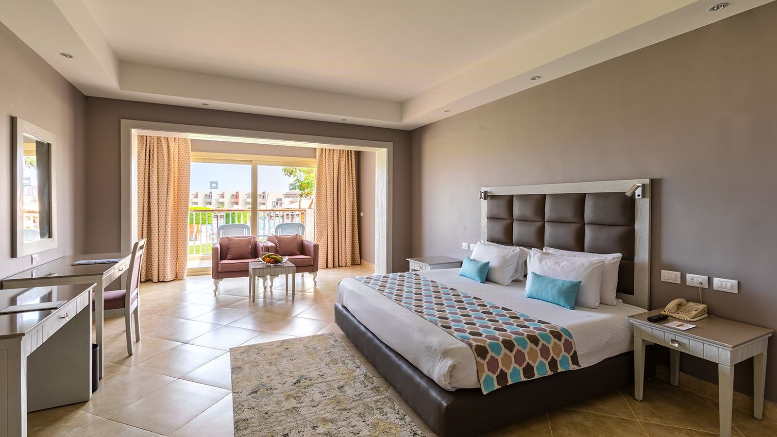 rooms-deluxe-room