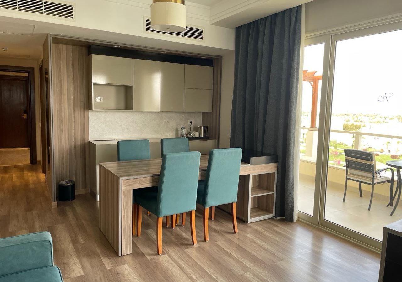 rooms-main-building-junior-suite-pool-view