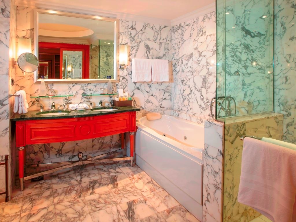 rooms-signature-suite-aqua