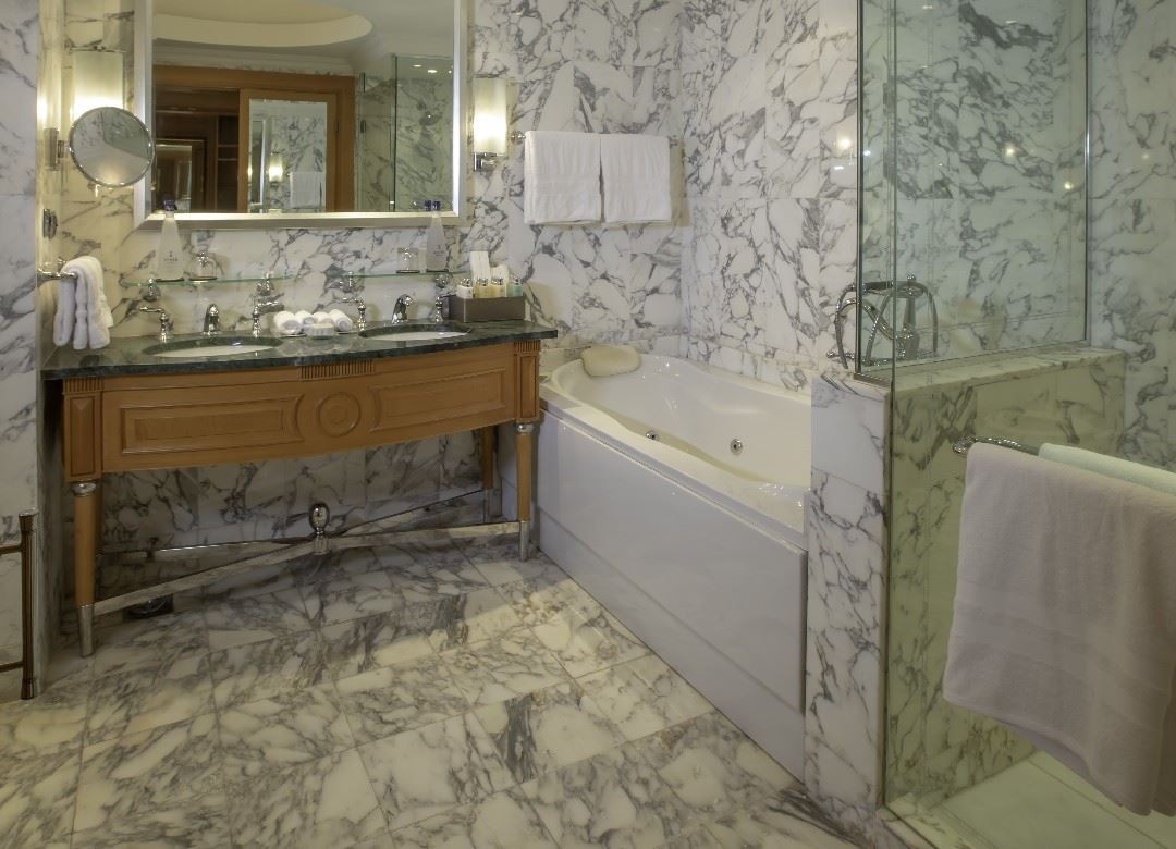 rooms-quad-signature-suite-adult-+18