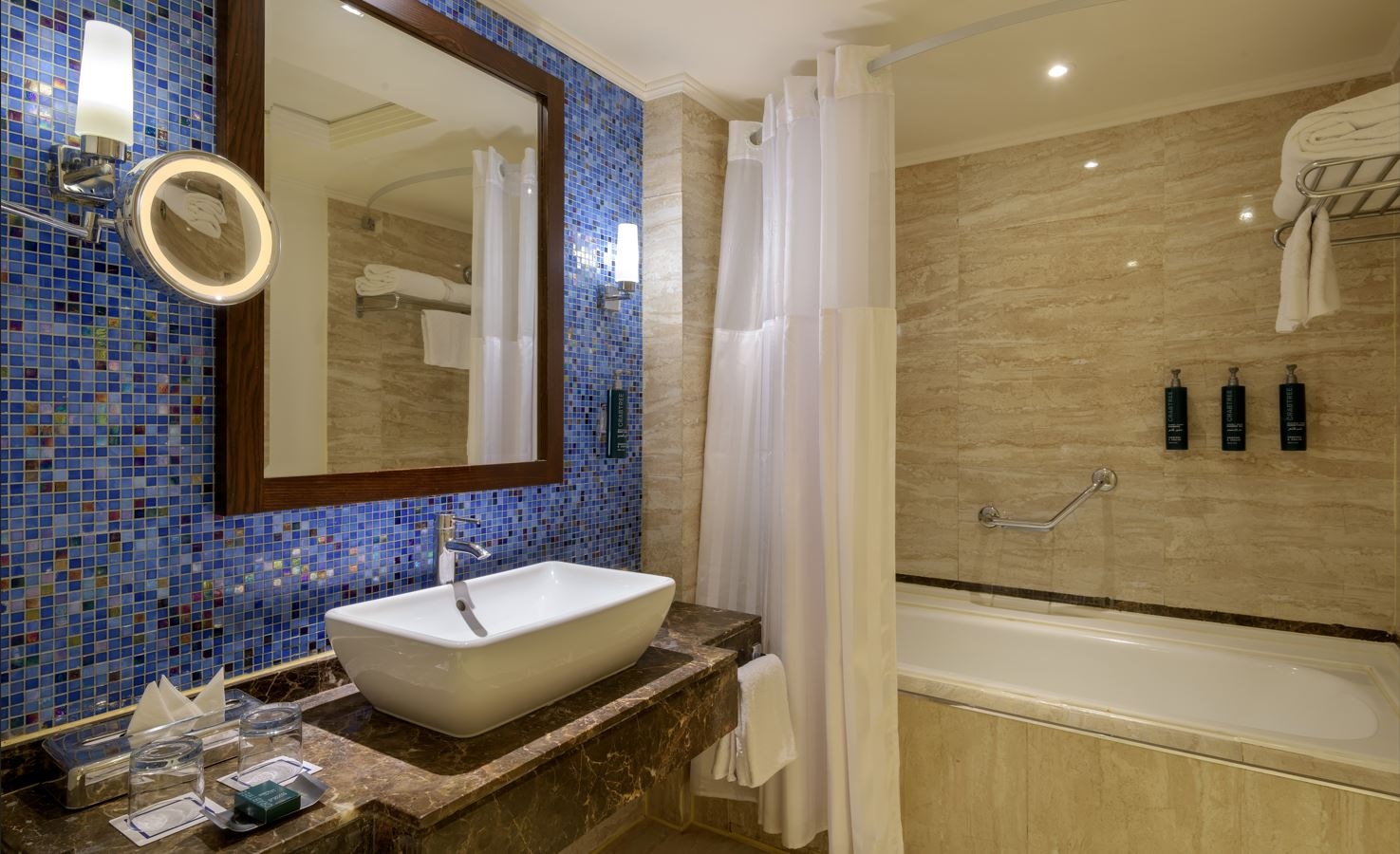 rooms-deluxe-room-garden-view