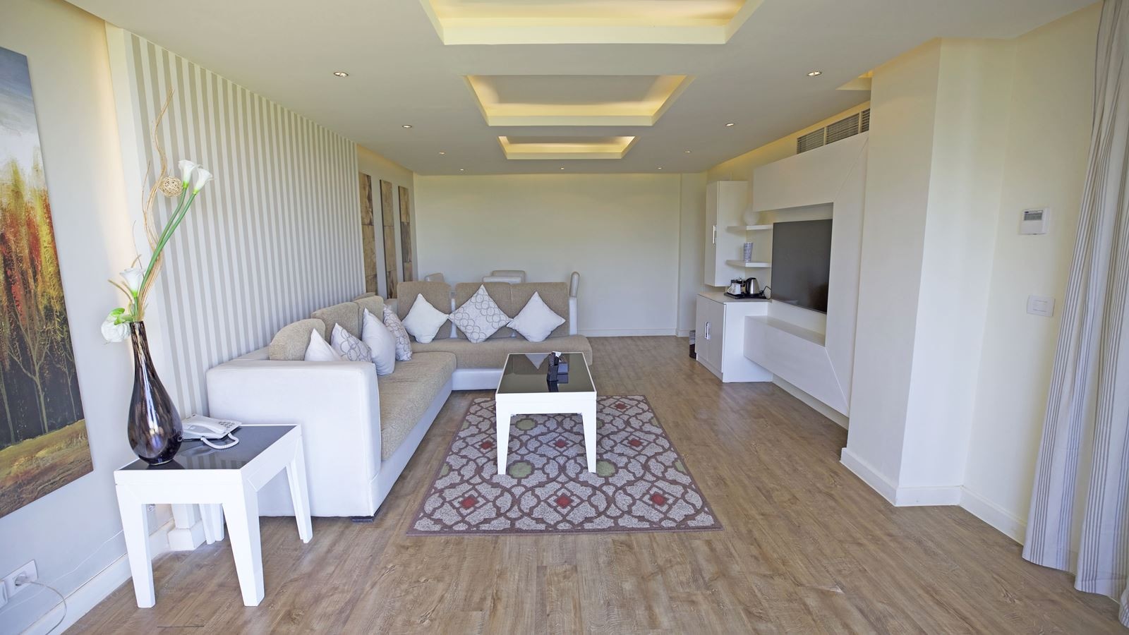 rooms-royal-villa