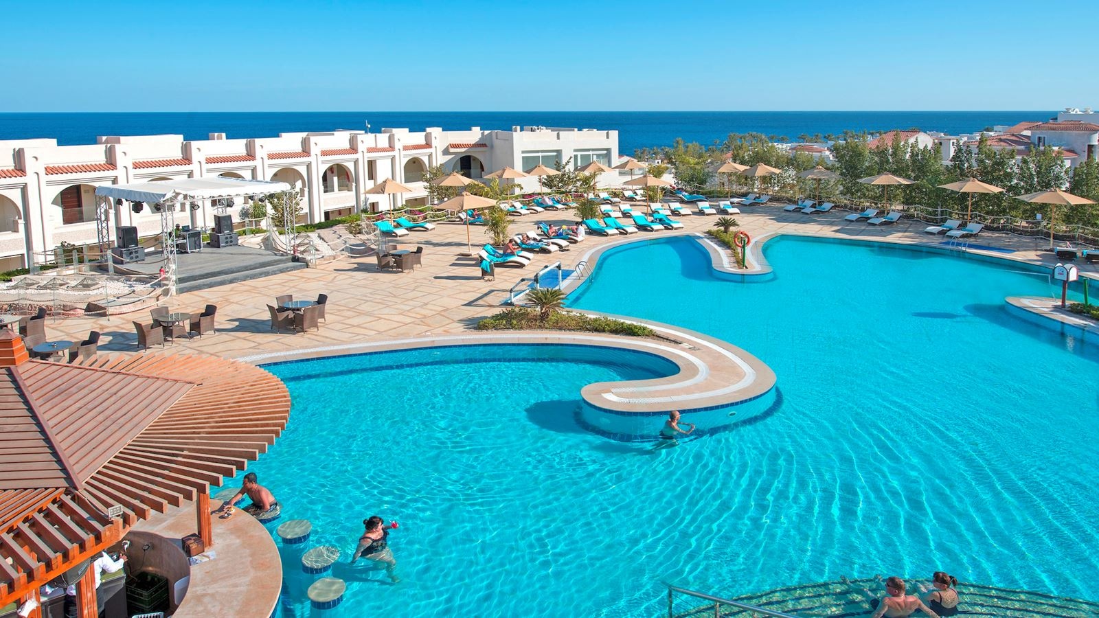 bars-splash-pool-bar