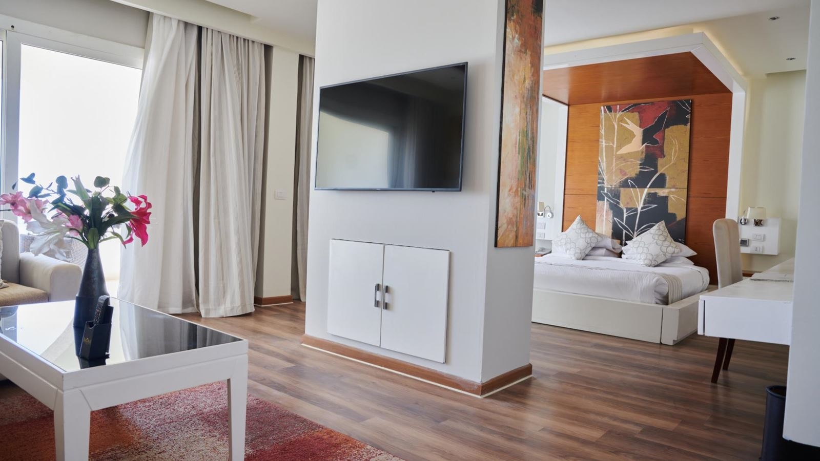 rooms-deluxe-suite