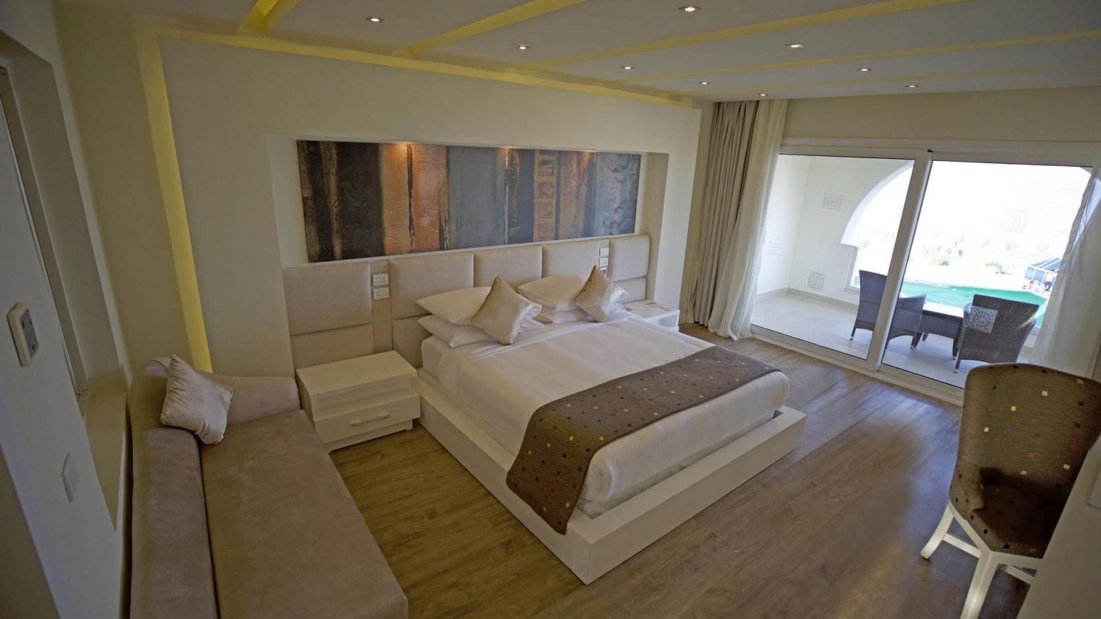 rooms-deluxe-suite