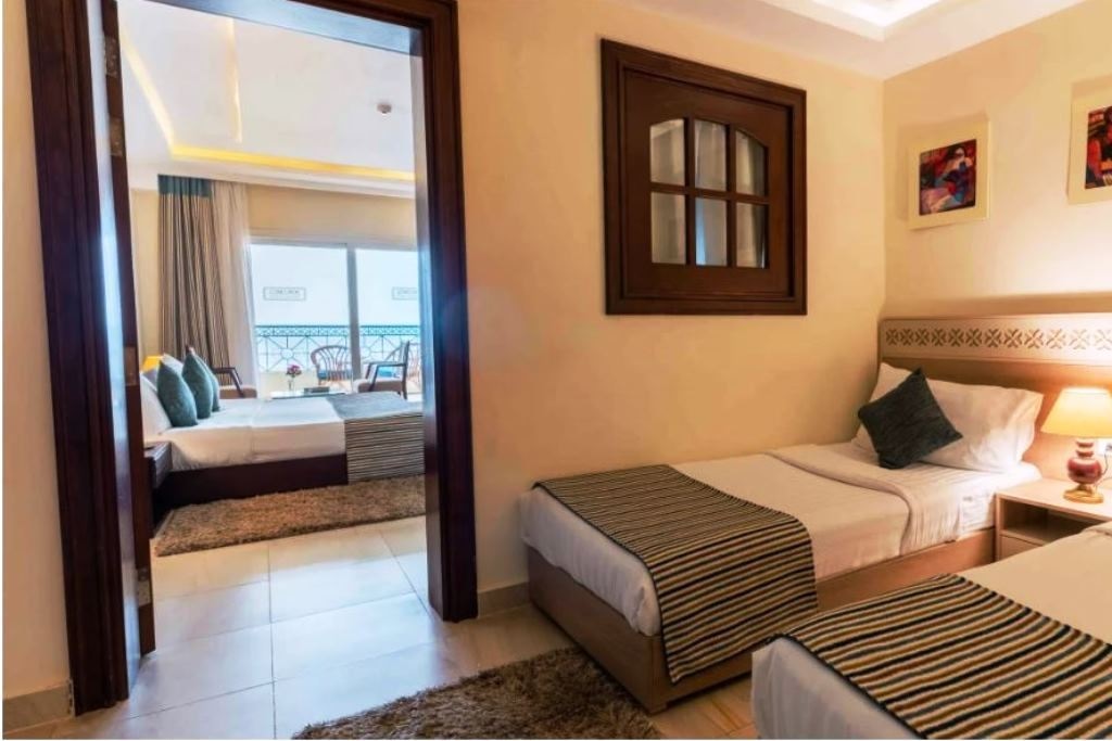 rooms-family-sea-view-room