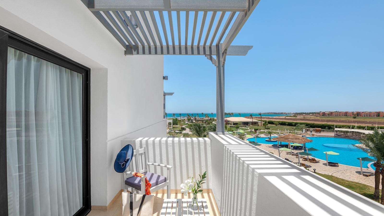 rooms-classic-pool-or-lagoon-view-room