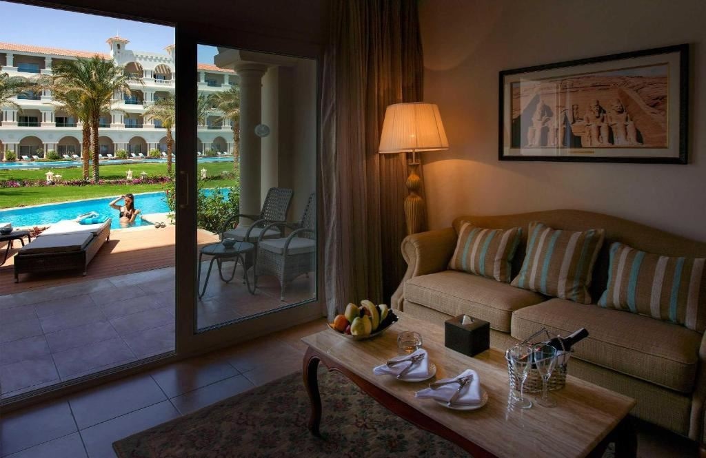rooms-presidential-swimup-suite--one-bedroom
