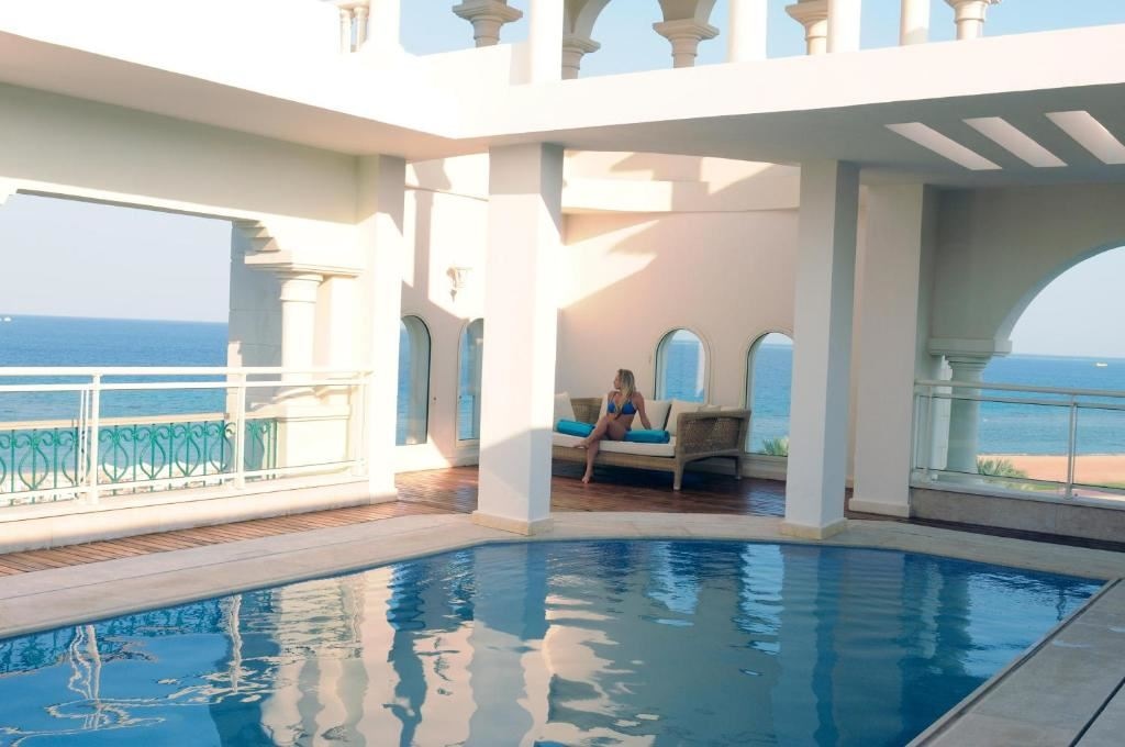 rooms-grand-royal-suite