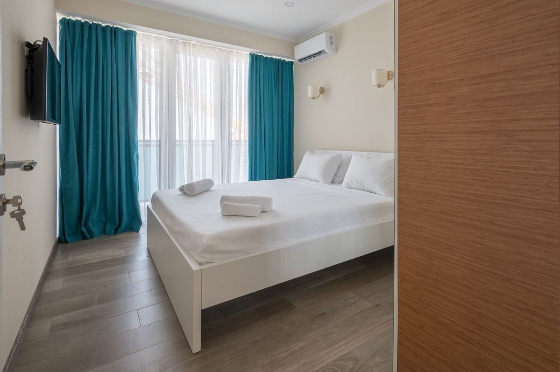 rooms-deluxe-suite