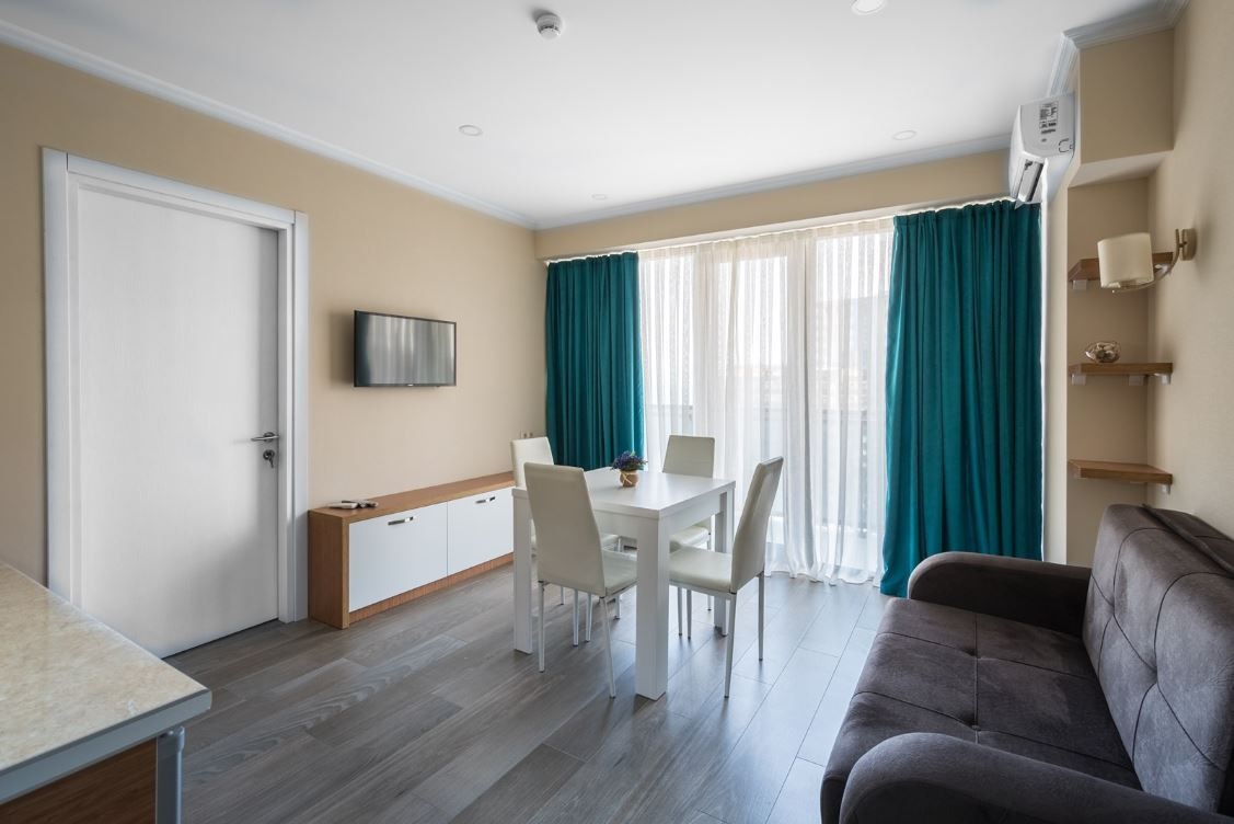 rooms-deluxe-suite