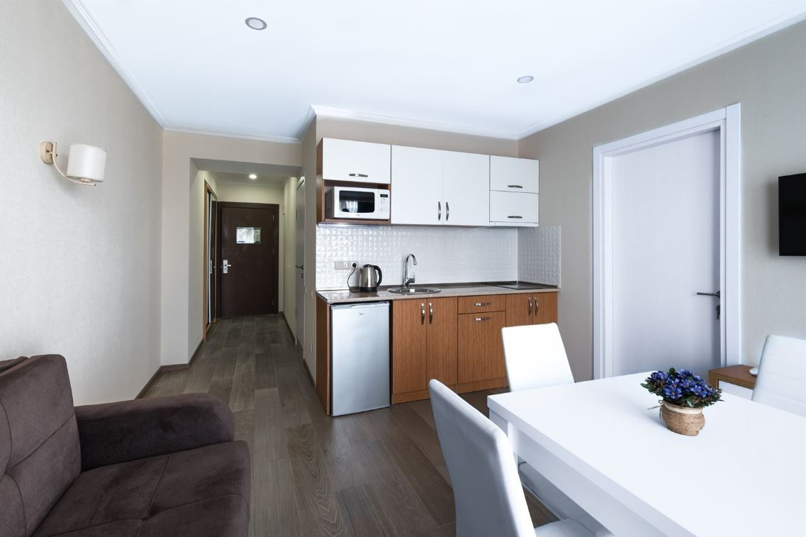 rooms-deluxe-suite