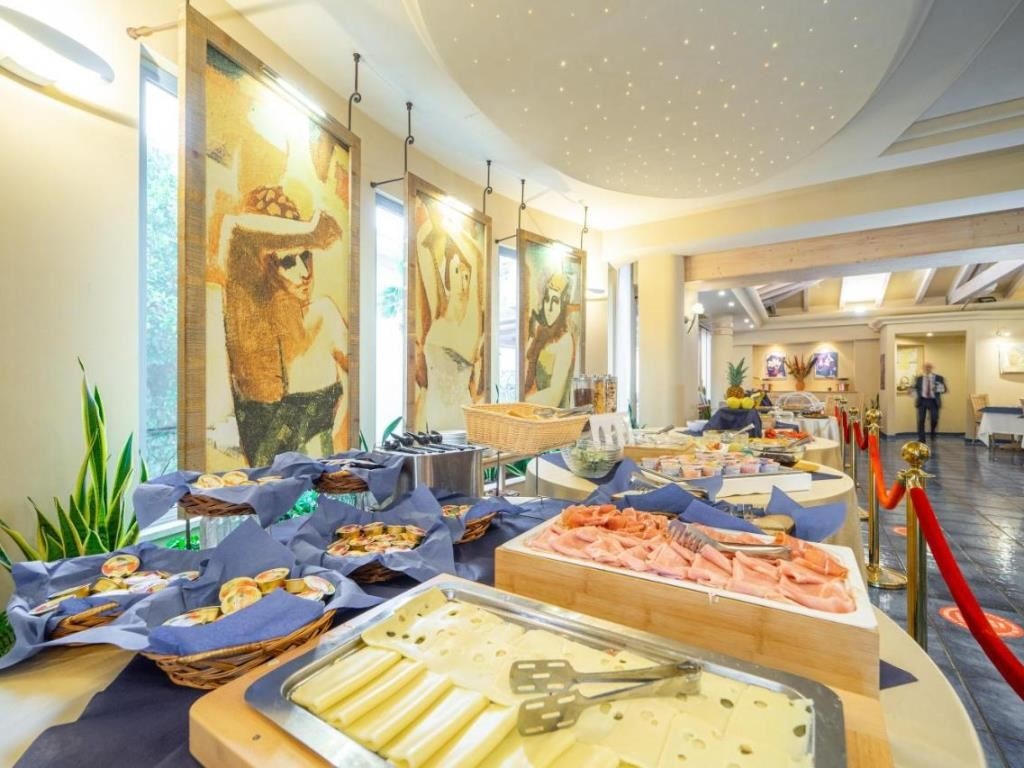 restaurants-restaurant