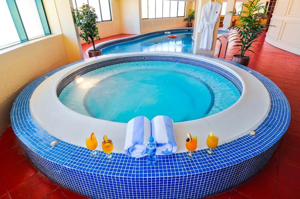 pools-indoor-pool