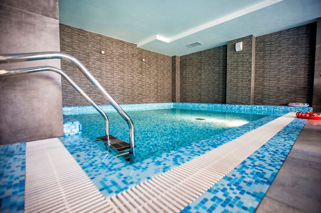 pools-indoor-pool