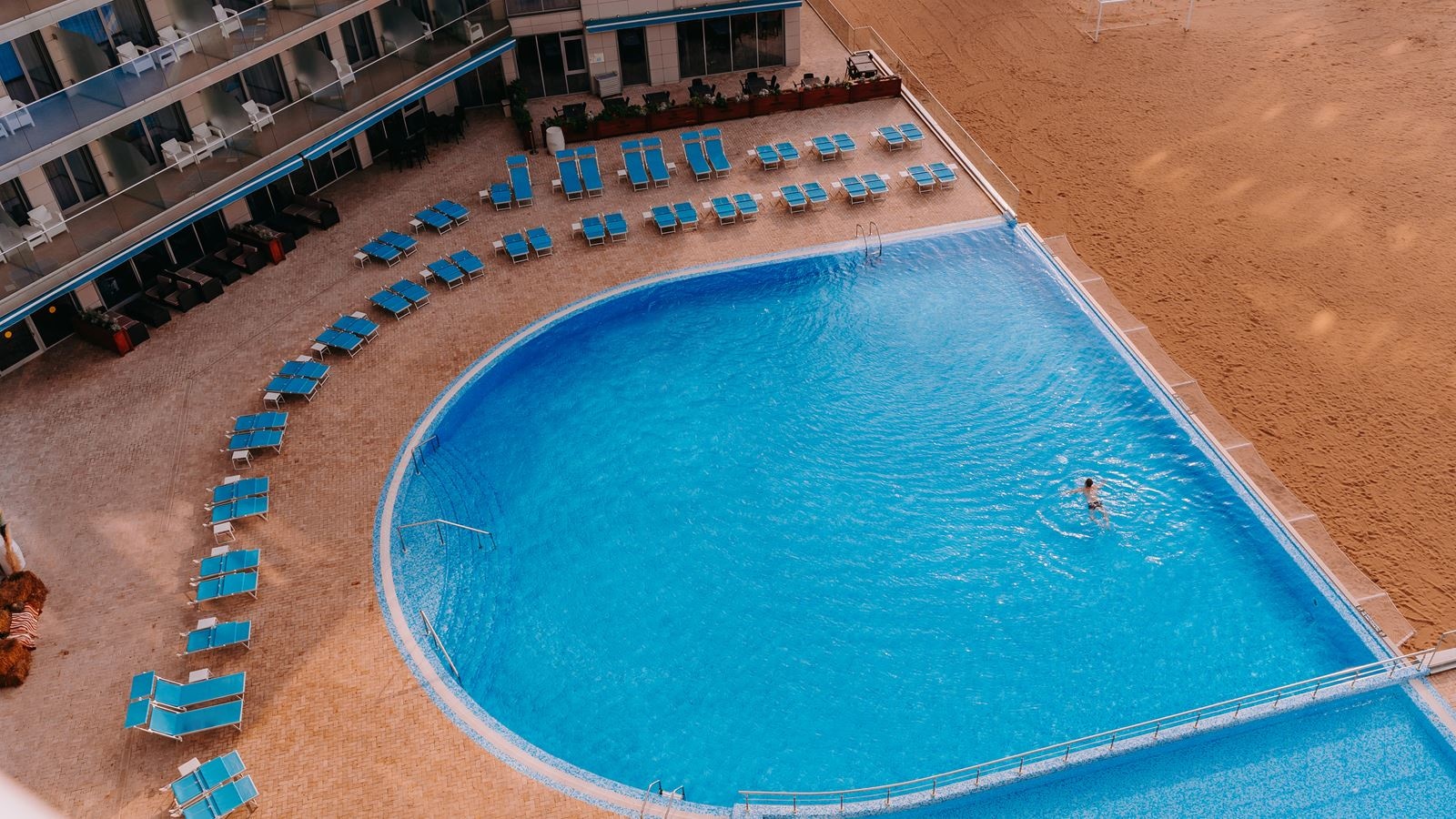 pools-outdoor-pool