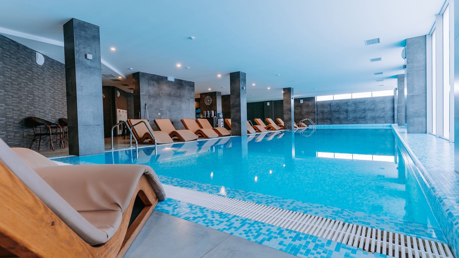 pools-indoor-pool