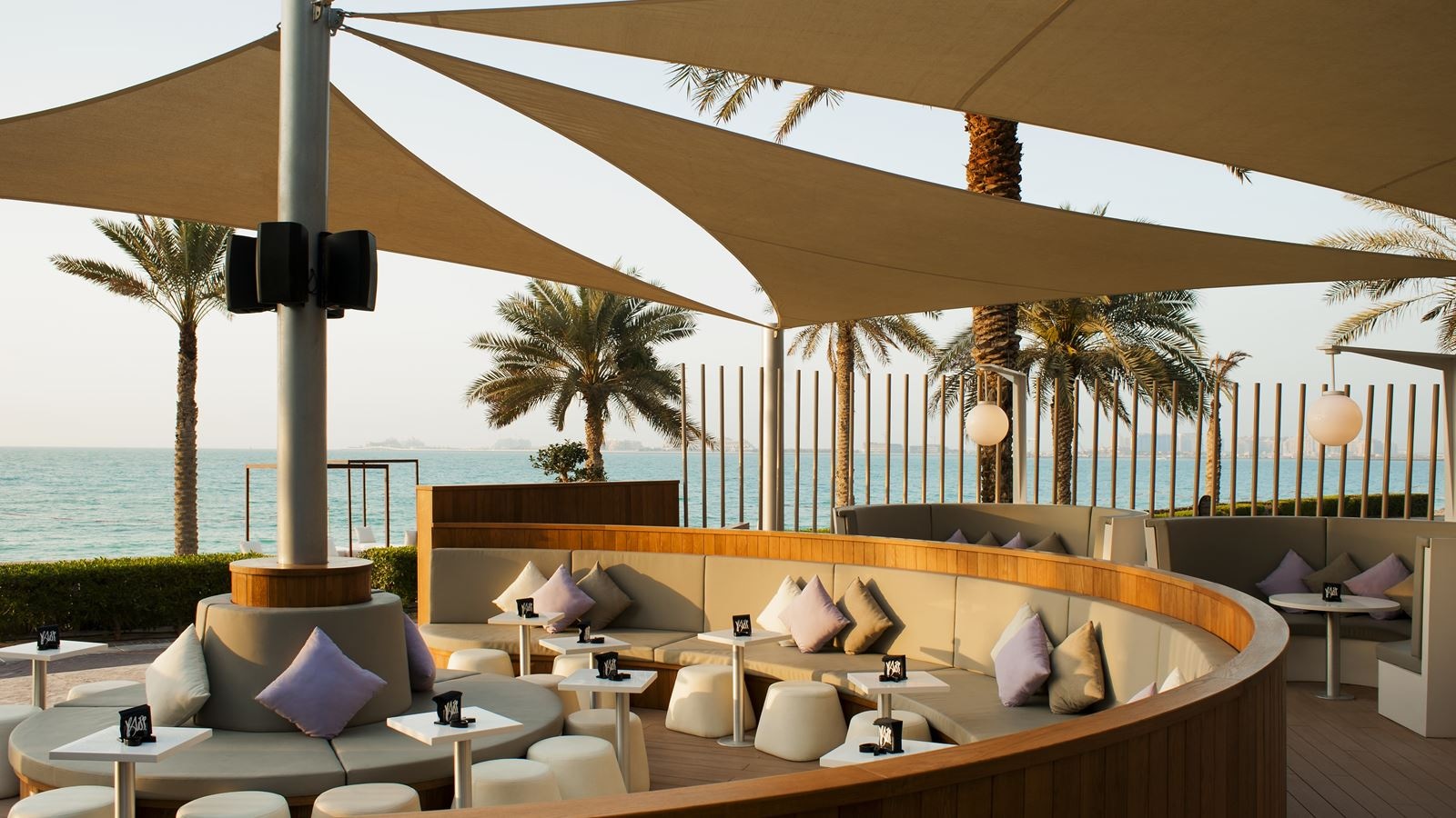bars-bliss-beach-lounge