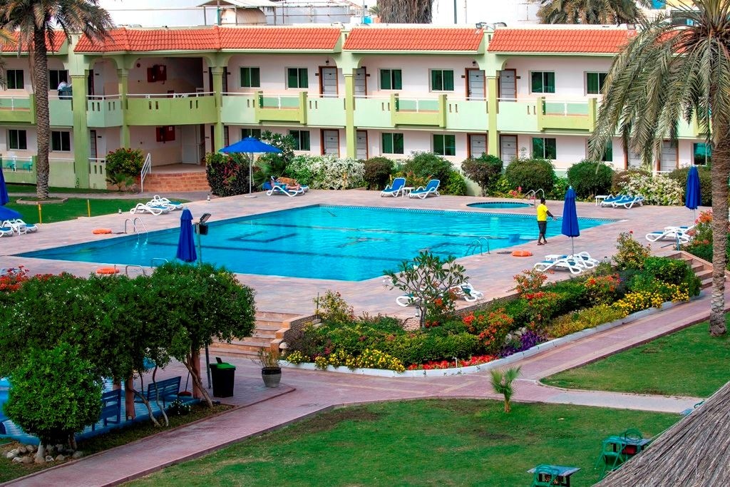 pools-outdoor-pool