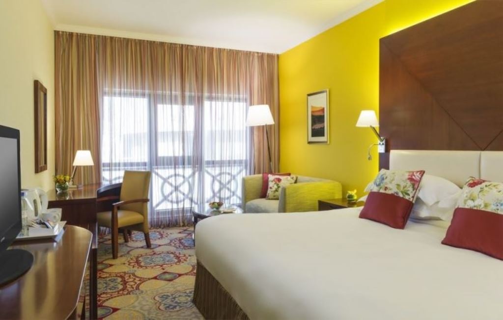 rooms-deluxe-room