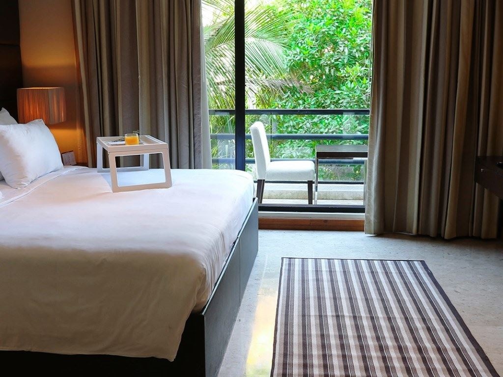 rooms-balcony-room