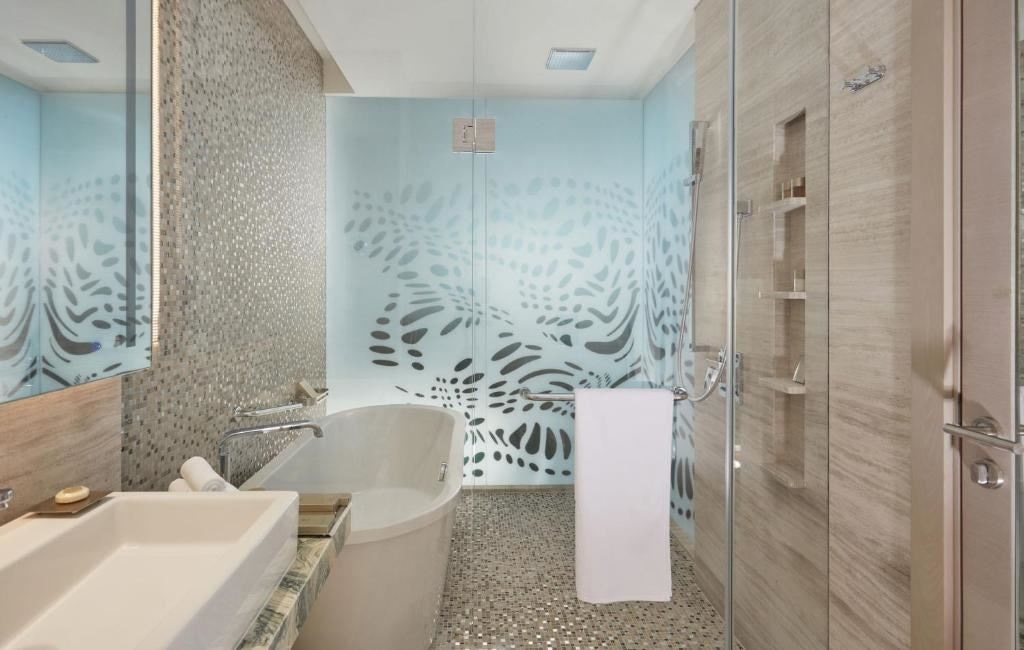 rooms-deluxe-suite