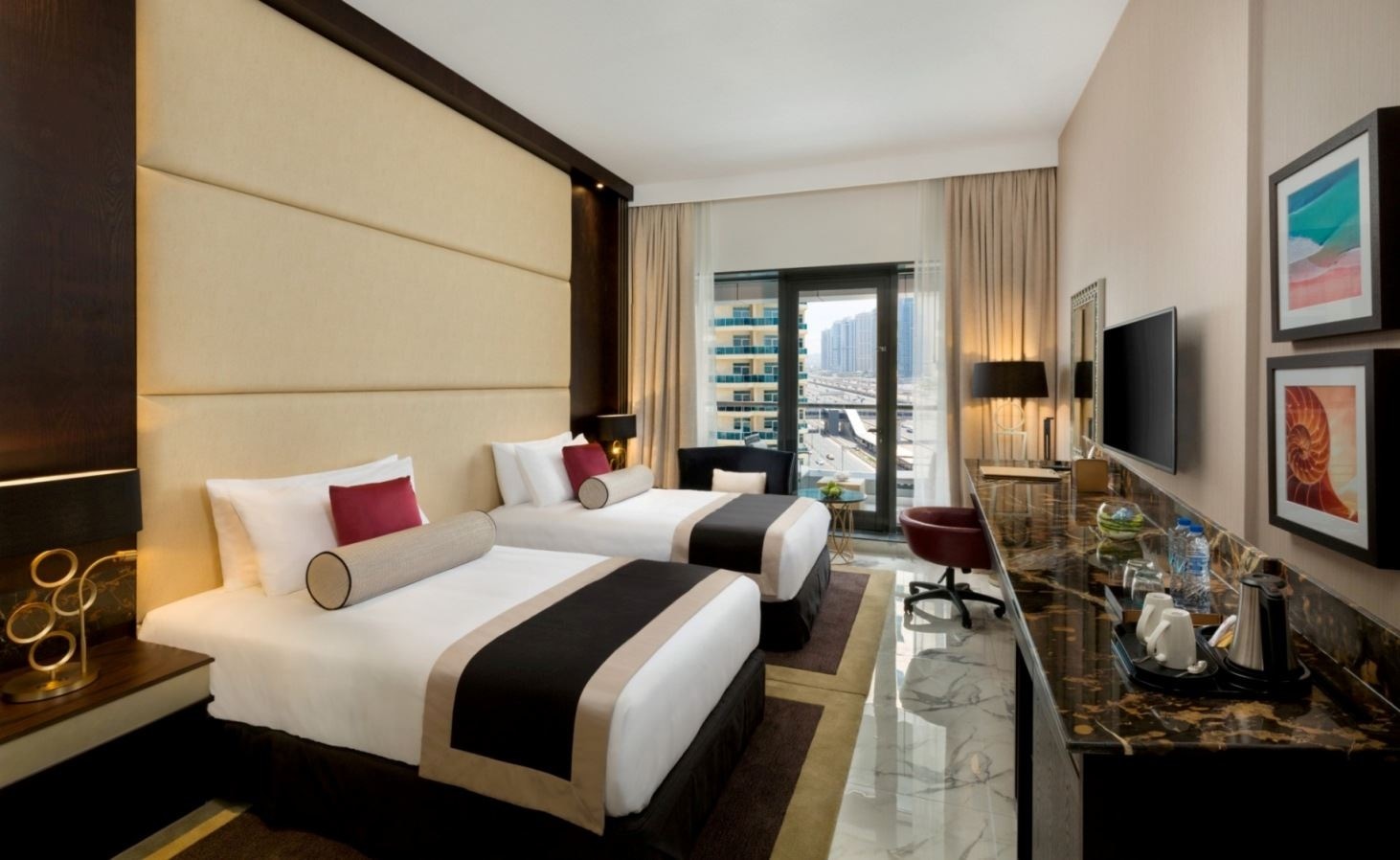 rooms-deluxe-room-with-balcony