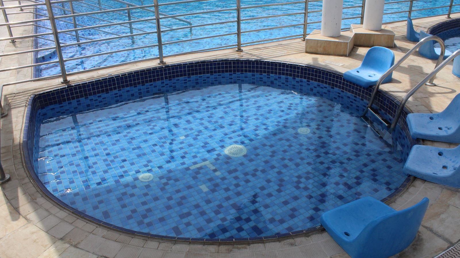 pools-outdoor-pool