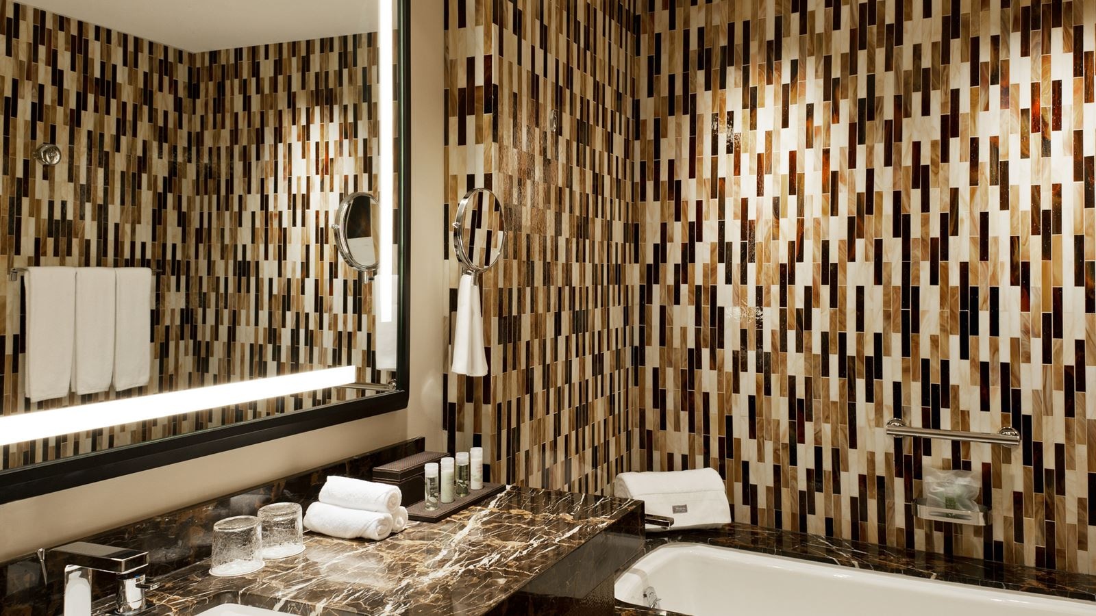 rooms-deluxe-room-king