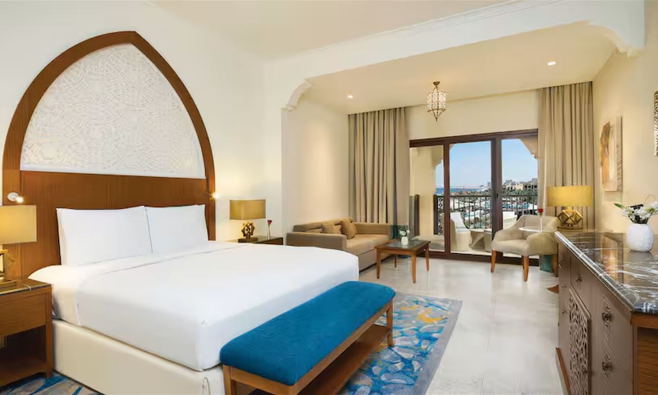 rooms-deluxe-room-garden-access