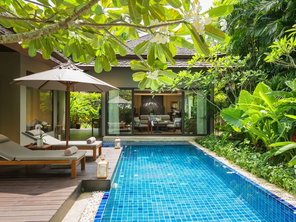 rooms-beachfront-layan-pool-villa