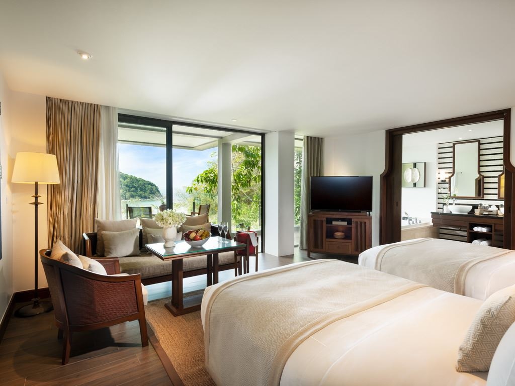 rooms-deluxe-layan-suite