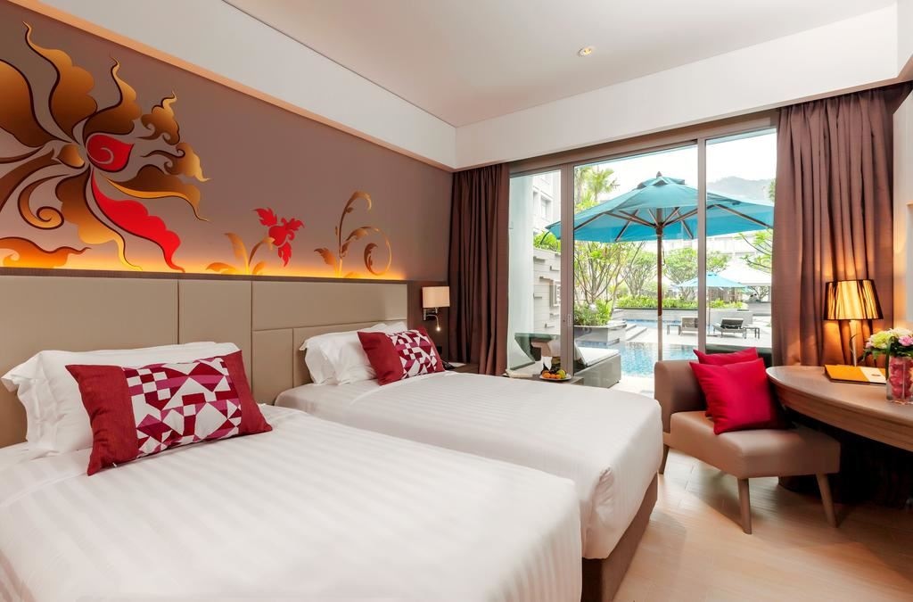 rooms-deluxe-pool-access