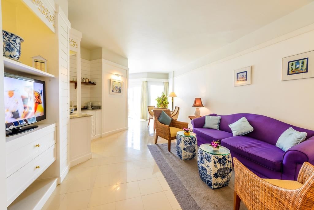 rooms-deluxe-room