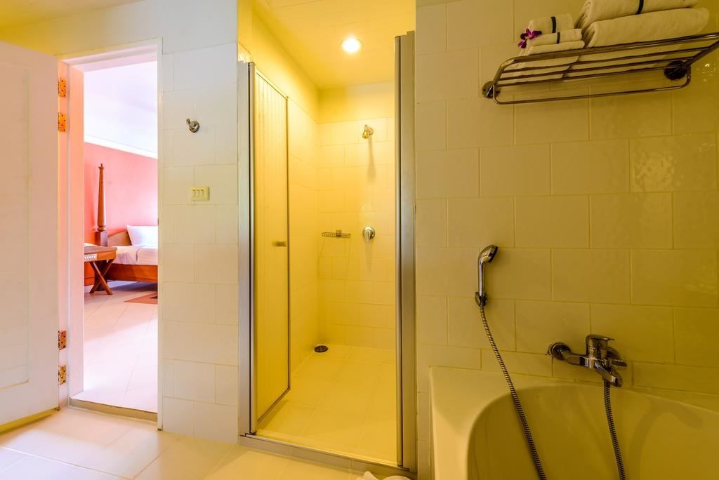 rooms-deluxe-room