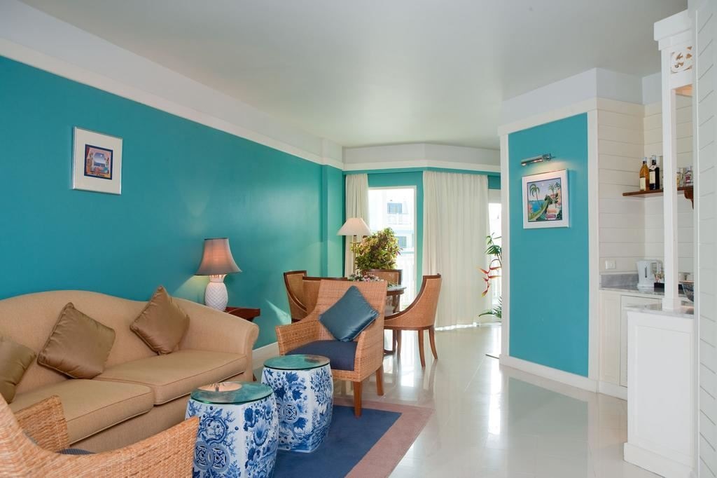 rooms-deluxe-room