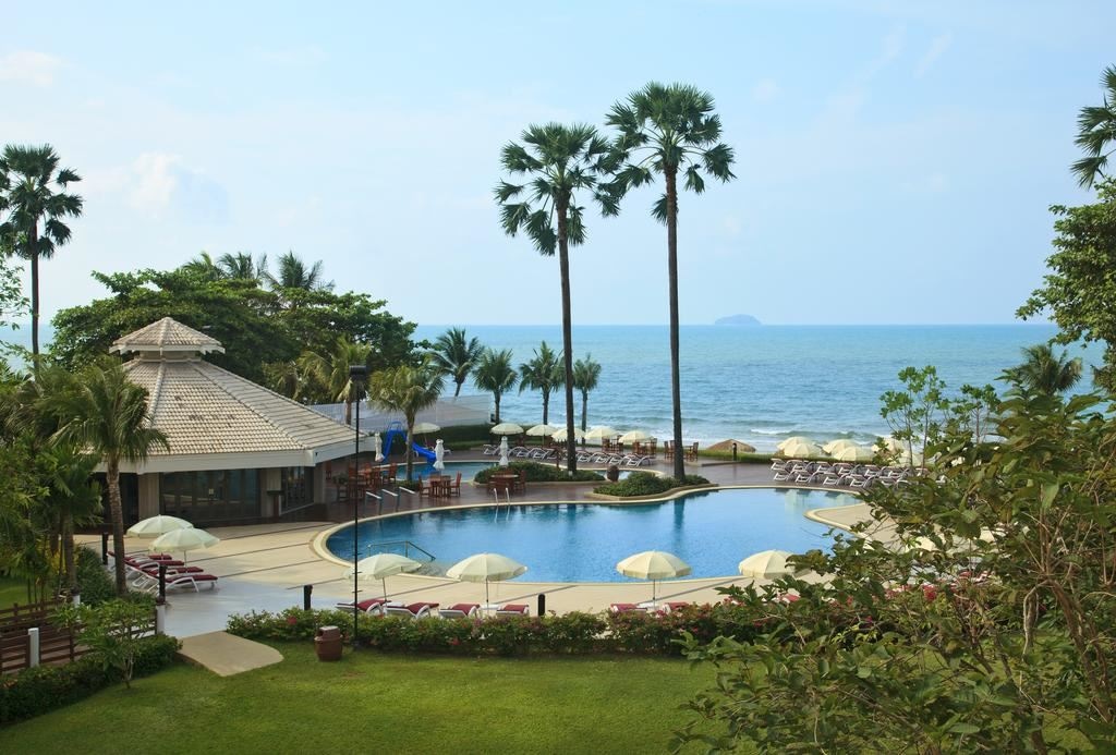 pools-outdoor-pool