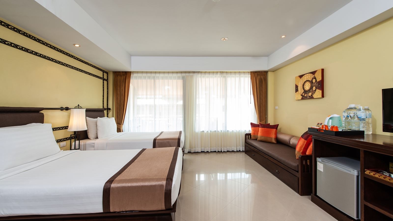 rooms-deluxe-pool-view