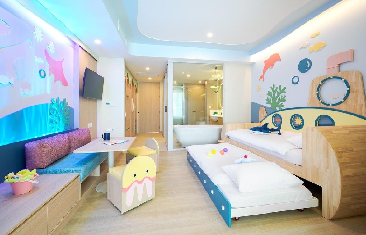 rooms-family-room-vhari-wing