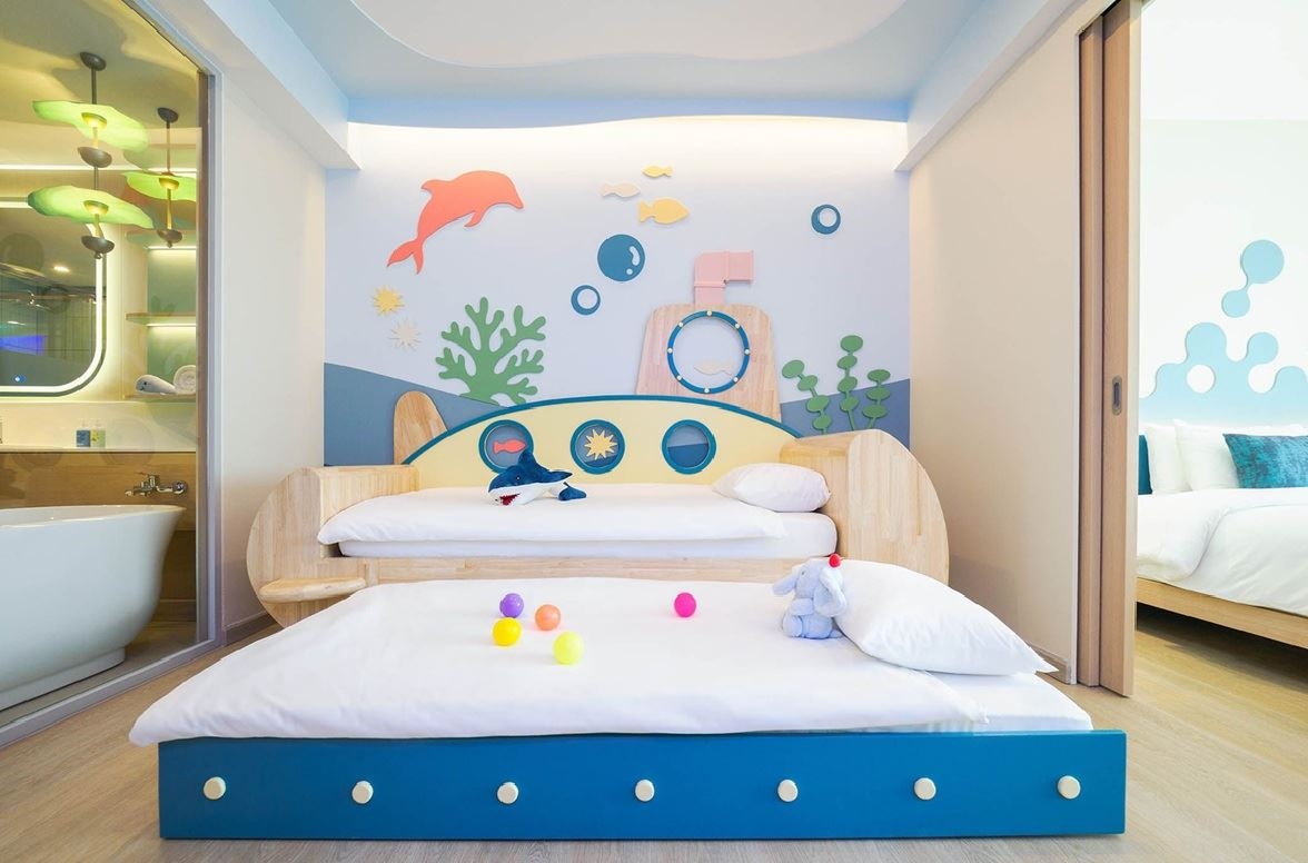 rooms-family-room-vhari-wing