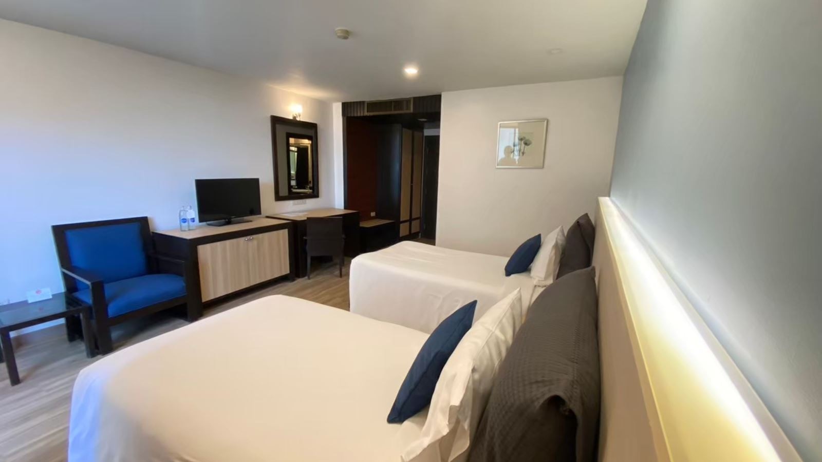 rooms-superior-room