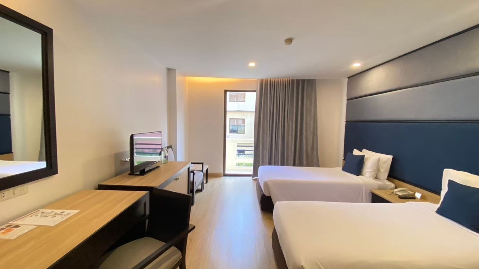 rooms-superior-room