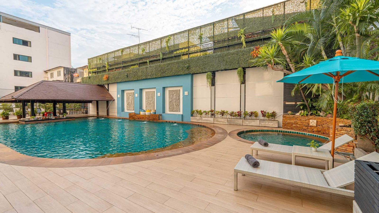 pools-outdoor-pool
