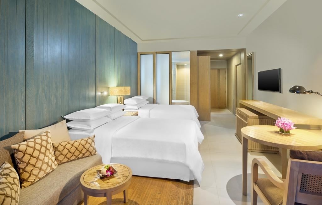 rooms-club-sea-facing-suite