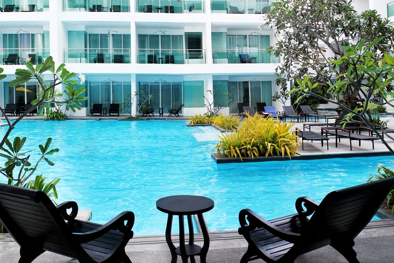 pools-outdoor-pool