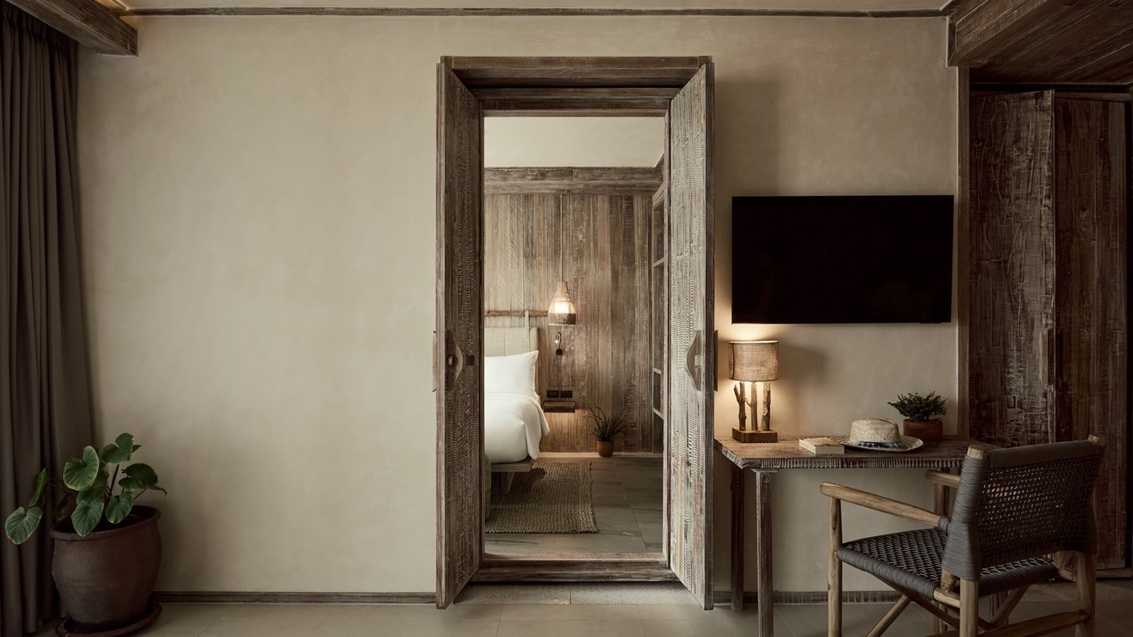 rooms-2-bedroom-city-view