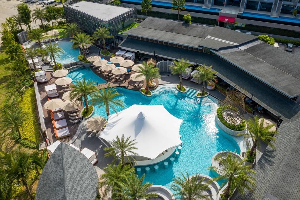 pools-outdoor-pool