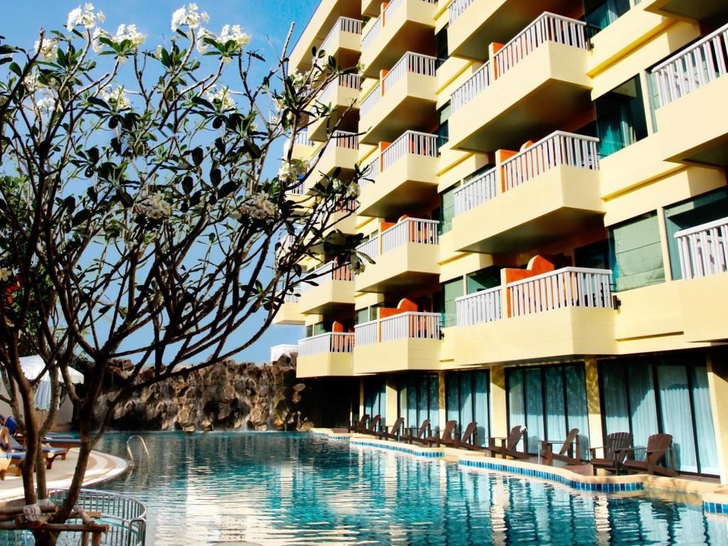 pools-outdoor-pool